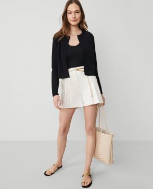 The Pleated Short in Sateen