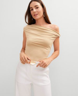 Metallic Asymmetric Top