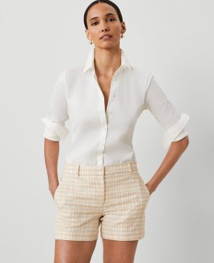 The Petite Metro Short in Plaid