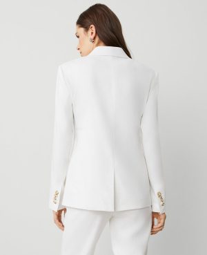 The Petite One-Button Blazer in Linen Blend