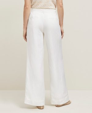 The Belted Wide-Leg Pant in Linen Blend &mdash; Curvy Fit