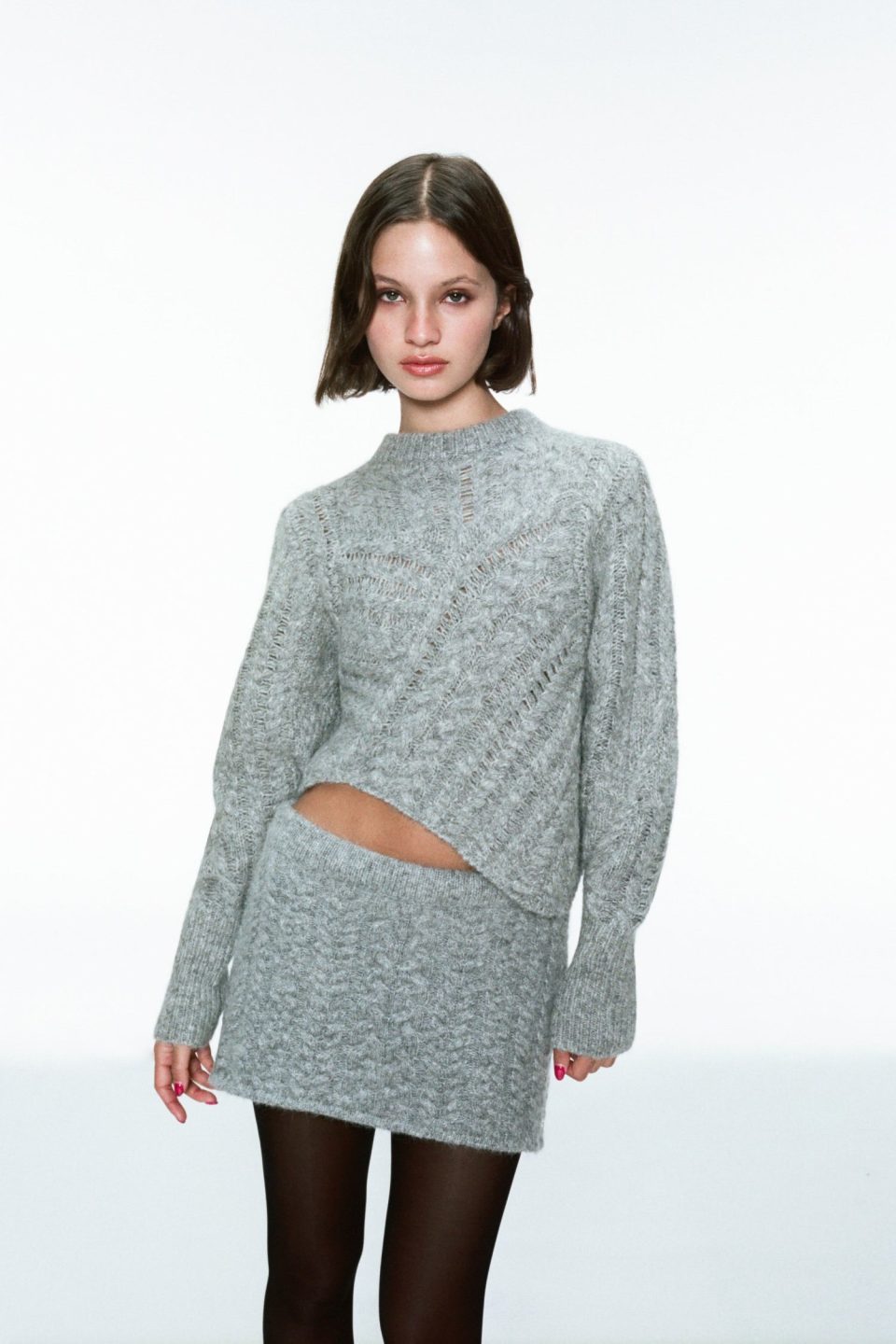 CLARKE CABLE KNIT SWEATER - GREY