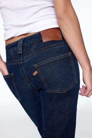 LOW RISE FLARE JEAN – DARK WASH